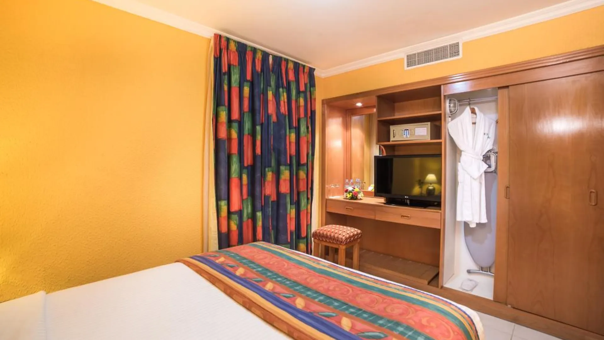 Marbella Resort Sharjah 4*,